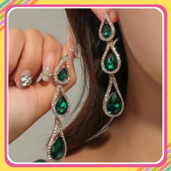 Jewelry - GLAM Rhinestone Earrings